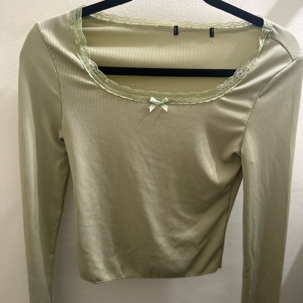 light green lace lomg sleeve top